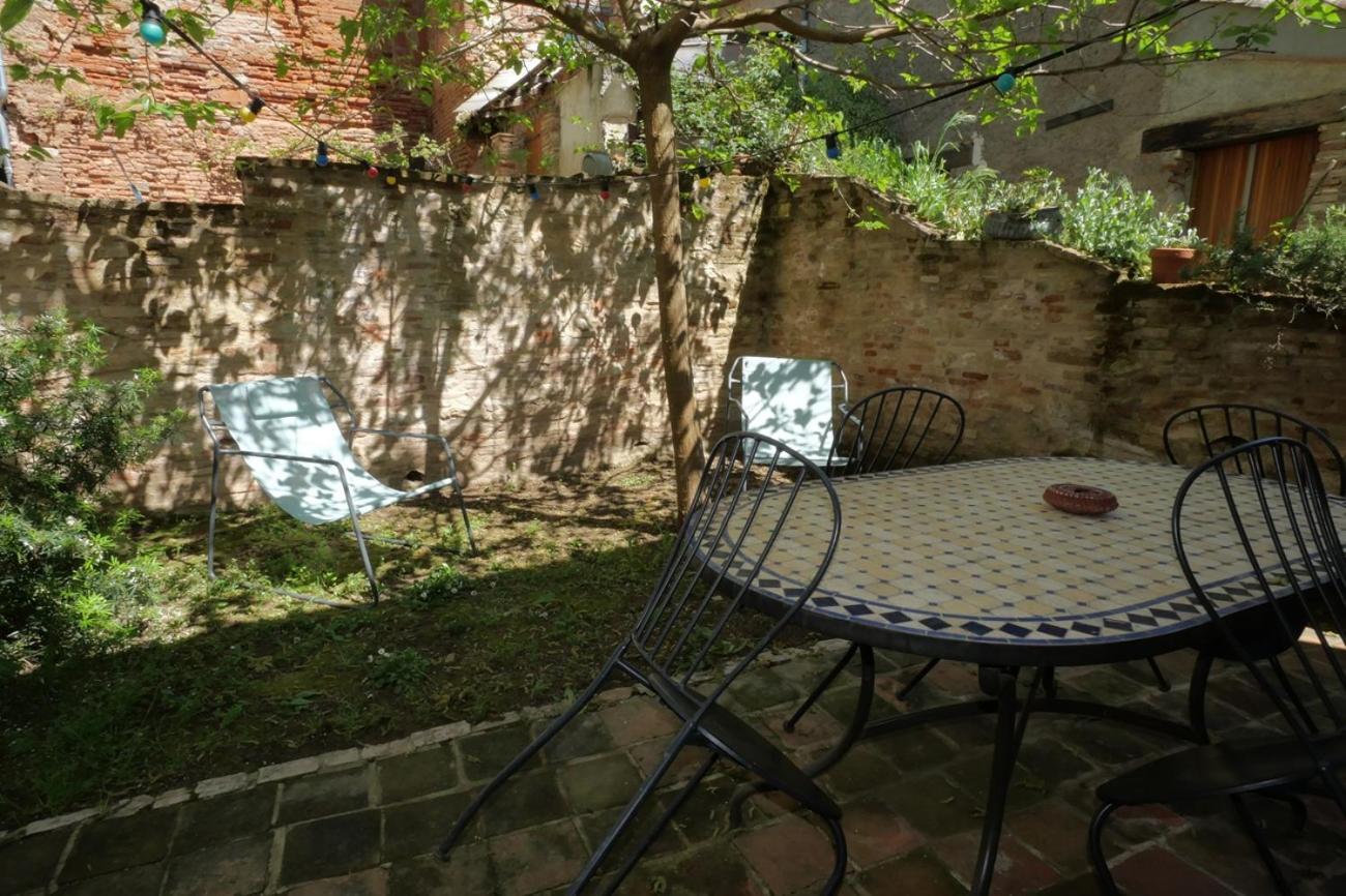 La Lauze Et L'Anguille Bed and Breakfast Gaillac Eksteriør billede